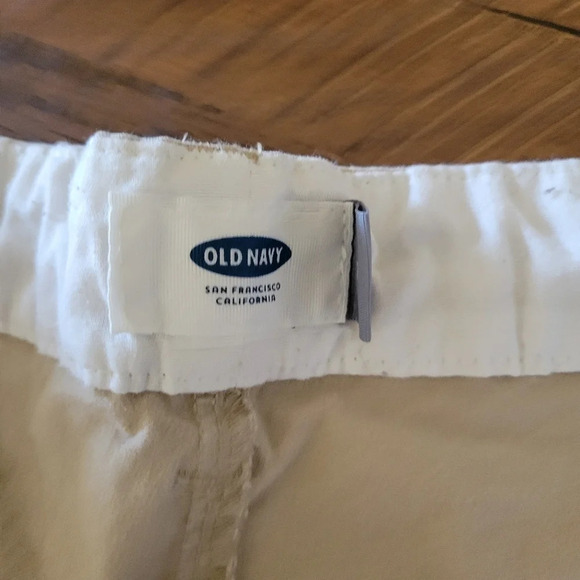 OLD NAVY Tan Mid Rise Shorts Size 12 - Picture 4 of 9